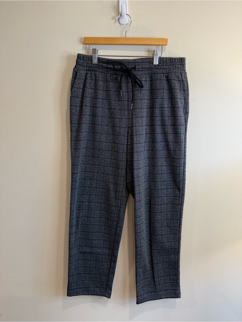 Gray Plaid Drawstring Women’s Pants